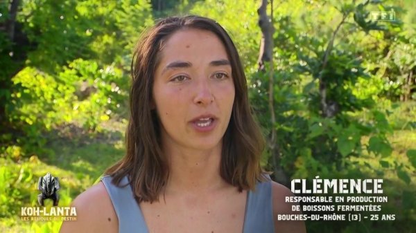 Koh-Lanta 2026 : tacl&eacute;e par ses co&eacute;quipiers, Cl&eacute;mence r&eacute;pond avec humour ! "Il faut en faire pour me canaliser !" : Divertissements - Orange