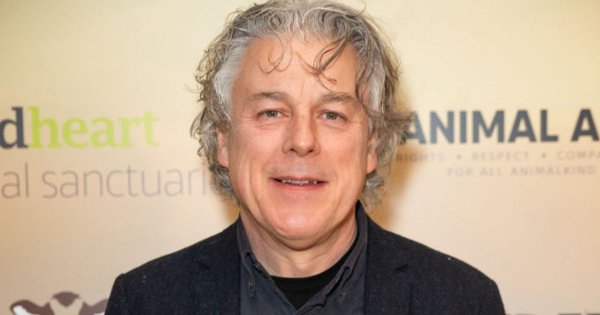 Inside Alan Davies’ marriage to famous wife after couple met on hit TV show