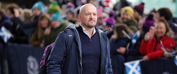 "C’est la première fois que des adversaires se plaignent du vestiaire visiteur" : Townsend répond à Galthié