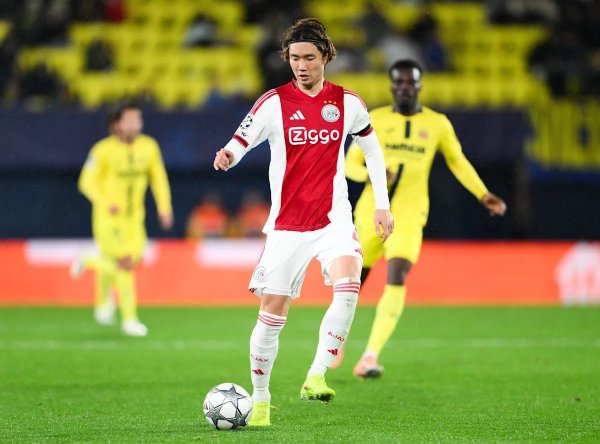 Ajax set to be without Japanense defender for clash with FC Groningen