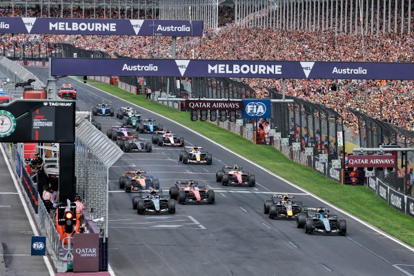 Russell s'impose au GP d'Australie, doublé Mercedes F1 devant les Ferrari