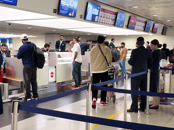 UAE flight status March 8: Latest schedules, rebooking, and refund guide for travellers