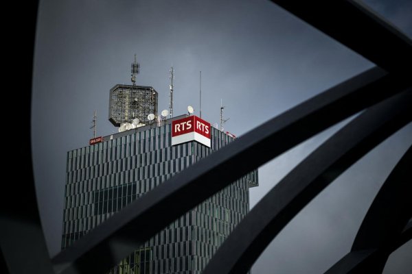 En Suisse, l’audiovisuel public joue sa survie dans une votation lancée par la droite populiste