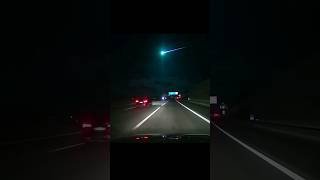 Météore Éblouissant : Ciel d’Espagne et du Portugal Illuminé