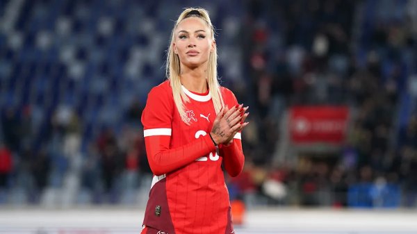 Alisha Lehmann marque un but alors que la Suisse féminine écrase Malte lors des qualifications pour la Coupe du monde