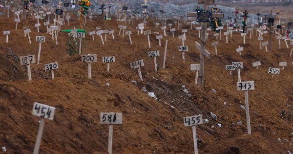 En Ukraine, la tragédie des corps sans noms | RTS