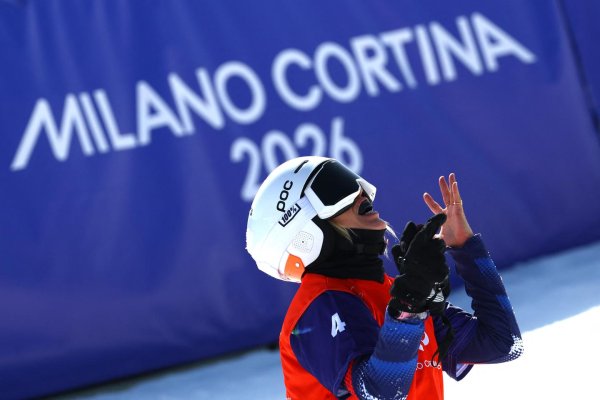 Cécile Hernandez sacrée championne paralympique de snowboardcross à Milan-Cortina