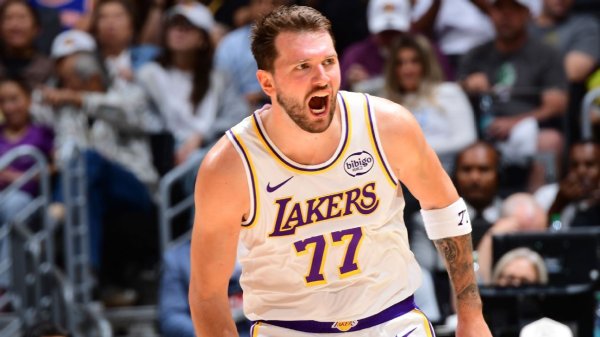 Lakers' Doncic fined $50K for "money" gesture toward official