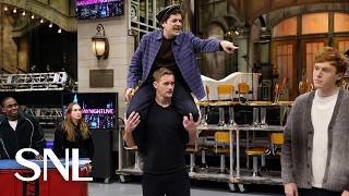 Alexander Skarsgård Fits Right in at SNL