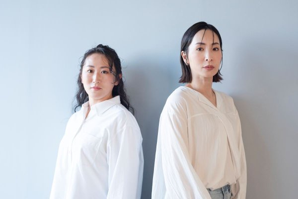 新国立劇場『ガールズ＆ボーイズ』一人芝居初挑戦の“戦友”、真飛聖、増岡裕子が作品の魅力をアピール（ぴあ） - Yahoo!ニュース