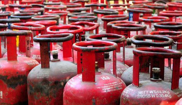 Bombay High Court Issues Notice To Centre On Gas Distributors' Plea To Increase Domestic LPG Cylinder Supply