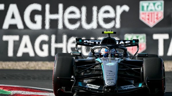 F1: Antonelli in pole in Cina, la prima della carriera - F1 - Ansa.it