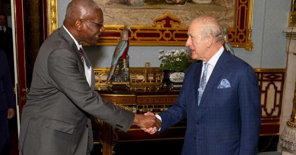 Le roi Charles III d&rsquo;Antigua-et-Barbuda reçoit à Buckingham son représentant sur ces îles caribéennes
