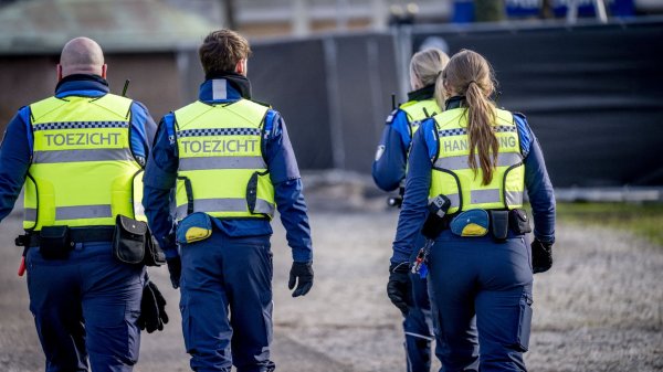 Explosion devant une école juive à Amsterdam, la maire dénonce une "attaque délibérée"
