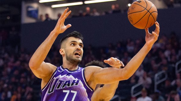 Warriors sign center Omer Yurtseven to 10-day NBA contract, per agents