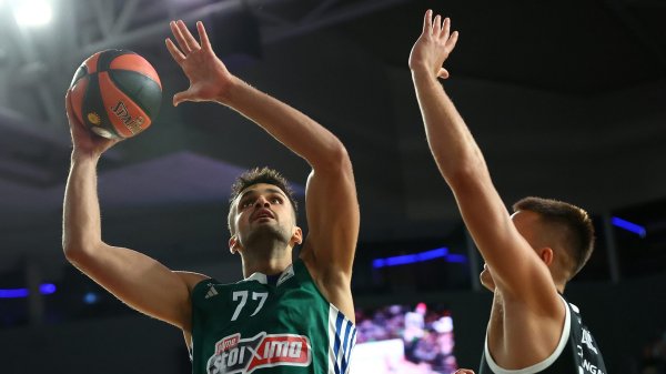 Warriors Sign Unexpected Center Amid Injury Crisis