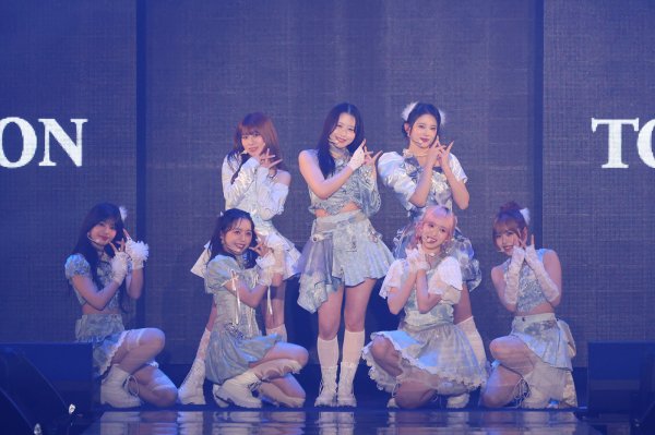 【ライブレポート】ME:I、東京ガールズコレクション3回連続出演！最新曲「Best Match」を含む3曲を熱唱（THE FIRST TIMES） - Yahoo!ニュース