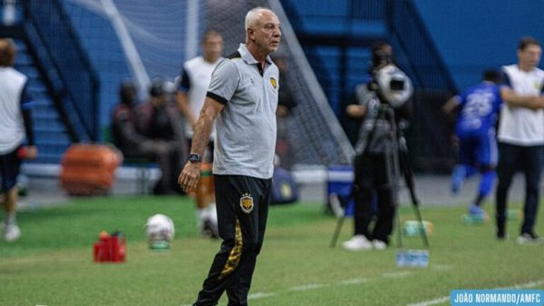 Onça-Pintada despede técnico após derrota