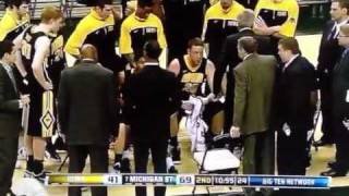 TheMarchtoMadness.com: Iowa's McCaffery slams chair
