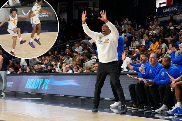 Speedy Claxton, Hofstra not backing down from chance to make March Madness noise: ’Force to be reckoned with 