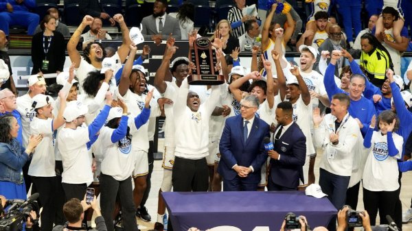 Hofstra wins CAA title to end 25-year NCAA tournament drought