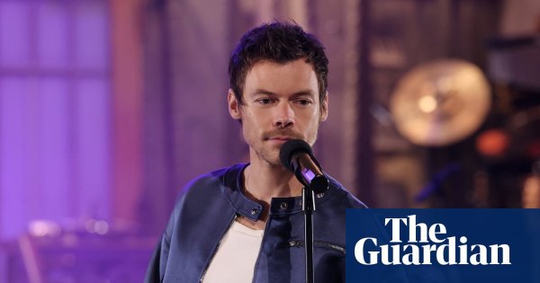 Saturday Night Live: Harry Styles pulls double duty in decently silly episode