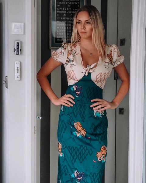 Power pose. Look out for me wearing the neverfullydressed...