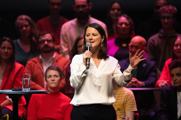 Résultats élections municipales 2026 : à Nantes, la socialiste Johanna Rolland talonnée par le candidat de la droite Foulques Chombart de Lauwe