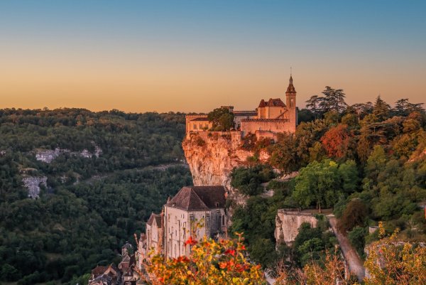 Fabien Galthié : « Cela nous semblait évident d’ouvrir nos maisons », entre Paris et le Lot, les belles demeures du sportif qu’il partage avec Helena Noguerra