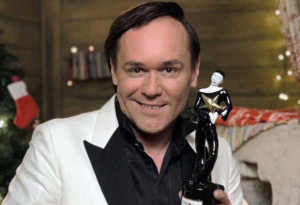 «Вот подлость какая!»: Аверин похудел на 20 кг ради постановки Лазарева | Радио 1