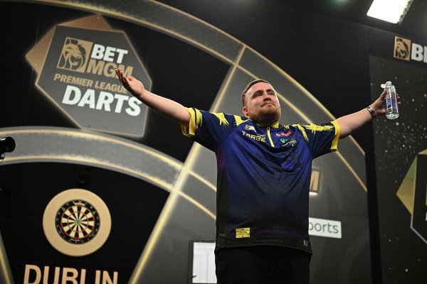 Littler topples Price with stunning comeback to earn Premier League win in Dublin | Flashscore.co.uk