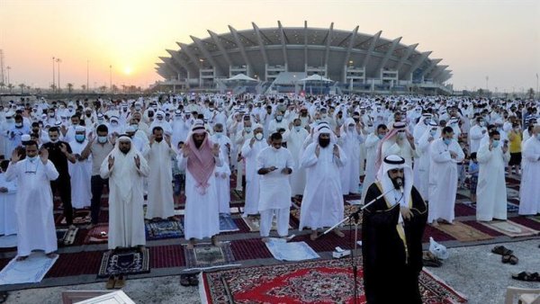 ساحات صلاة العيد في الكويت.. إقامتها في المساجد بسبب الحرب الإيرانية - الوطن