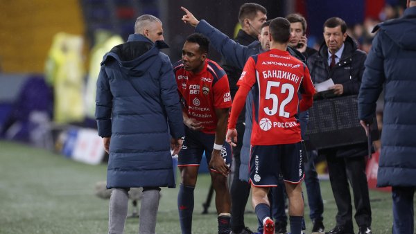 ЦСКА увяз в трясине проблем. Мойзес отстранен от тренировок с основой из-за перепалки с Челестини