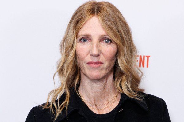  « C'est la moindre des choses » : Sandrine Kiberlain se confie sur sa relation avec sa sœur Laurence, malade