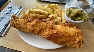 Fish & Chips in Skipton, Yorkshire. Bizzie Lizzie’s. 🇬🇧