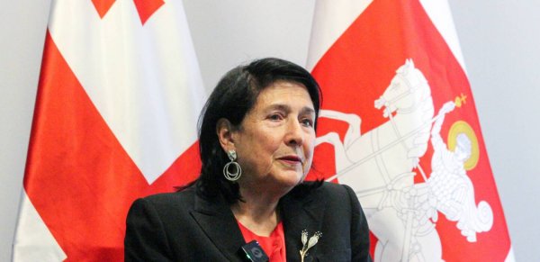 Salomé Zourabichvili : « Vladimir Poutine est affaibli par la guerre au Moyen-Orient »