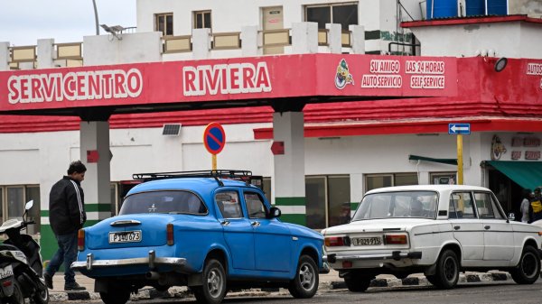 Malgré le blocus imposé par Trump, un pétrolier russe se dirige vers Cuba, en proie à une grave pénurie d'énergie