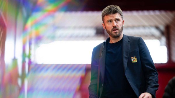Carrick delivers team news 