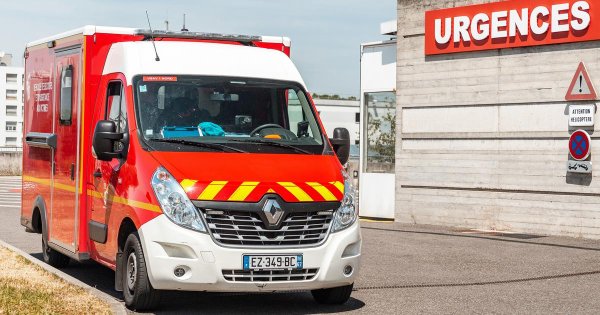 «Cela a produit une réaction chimique» : un homme transféré à l’hôpital après avoir mélangé de l’eau de Javel et du vinaigre blanc