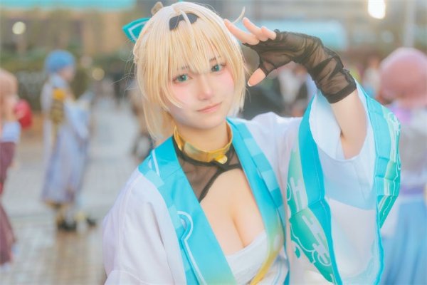 「特技は開脚360度」JK茶道部レイヤーが『ホロライブ』風真いろはを完全再現 - モデルプレス