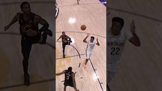 Derik Queen connects w/ Karlo Matkovic for alley-oop #pelicans #cavaliers #highlights