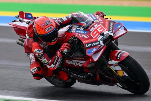 Marc Marquez remporte le sprint du Brésil après un long report pour réparer la piste