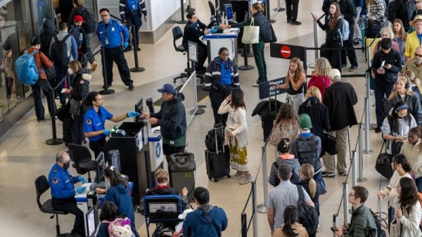 20 US airports don’t have TSA. Passengers there are not seeing long lines | CNN