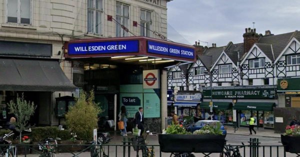 Jubilee line part suspended due to trespasser on track