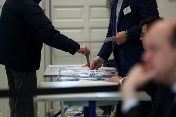 Municipales: les &eacute;lecteurs aux urnes pour un second tour &agrave; suspense : Actualit&eacute;s - Orange