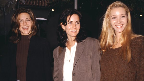 ‘Friends’ Star Lisa Kudrow Swears Off Botox After Unusual Side Effects