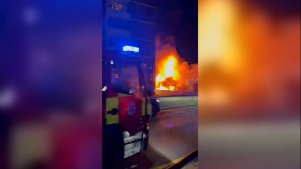 Jewish volunteer ambulances set on fire outside London synagogue in apparent anti-Semitic attack | CNN