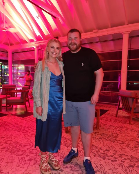 Only met lucyfallonx thanks for the photo! #corrie #betha...