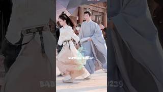 He smiled when he saw Bai Lu. She is so cute, isn't she? 😊 #bailu #bailumy #白鹿 #wangxingyue #王星越