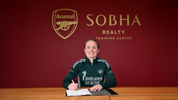 Kim Little signs new Arsenal contract